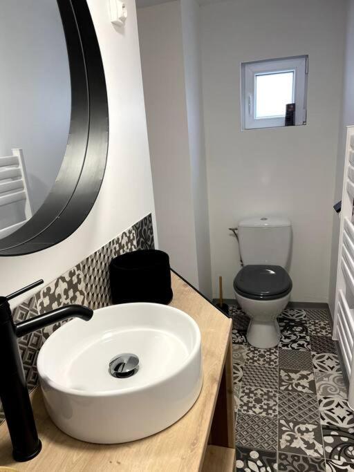 Bel Appartement Sur Cour Plein Centre Ville Et Parking Moulins  Bagian luar foto