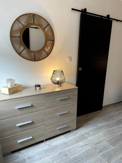 Bel Appartement Sur Cour Plein Centre Ville Et Parking Moulins  Bagian luar foto